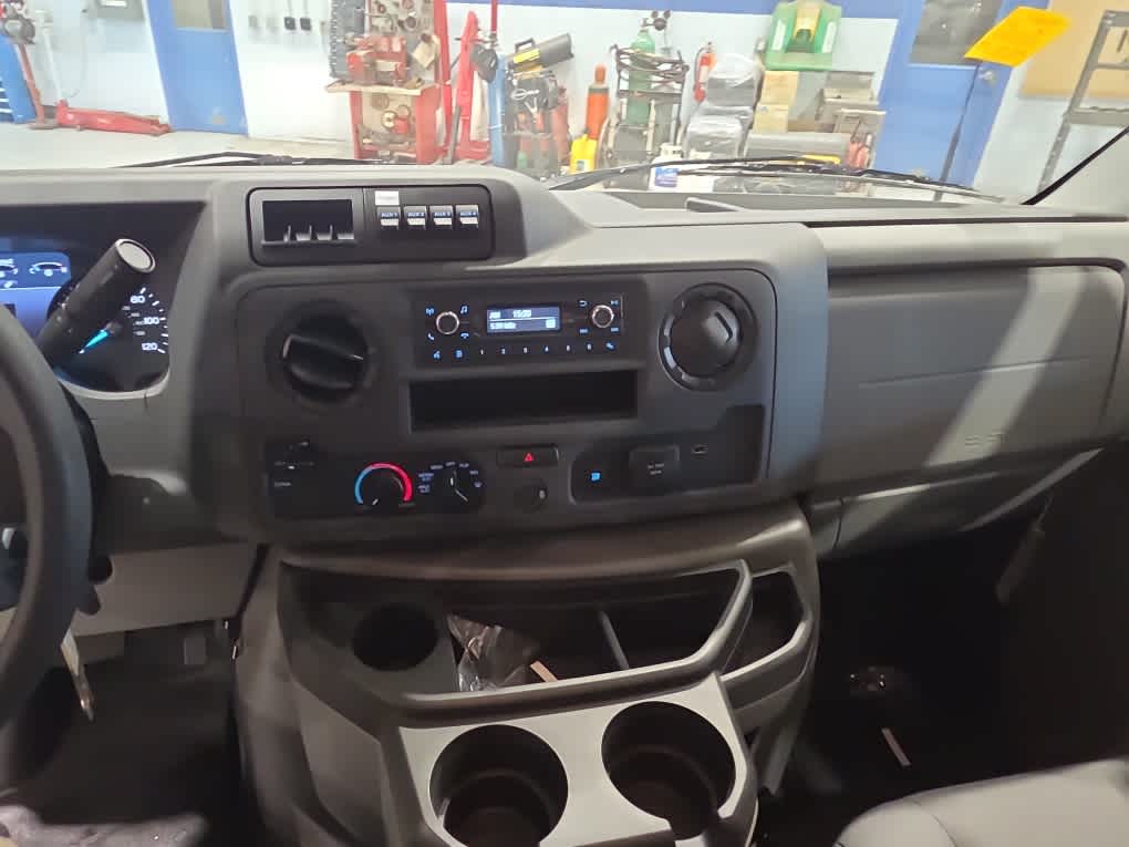 2026 Ford E-Series Cutaway Base