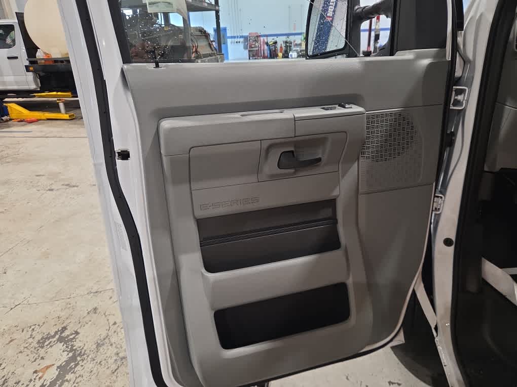 2026 Ford E-Series Cutaway Base