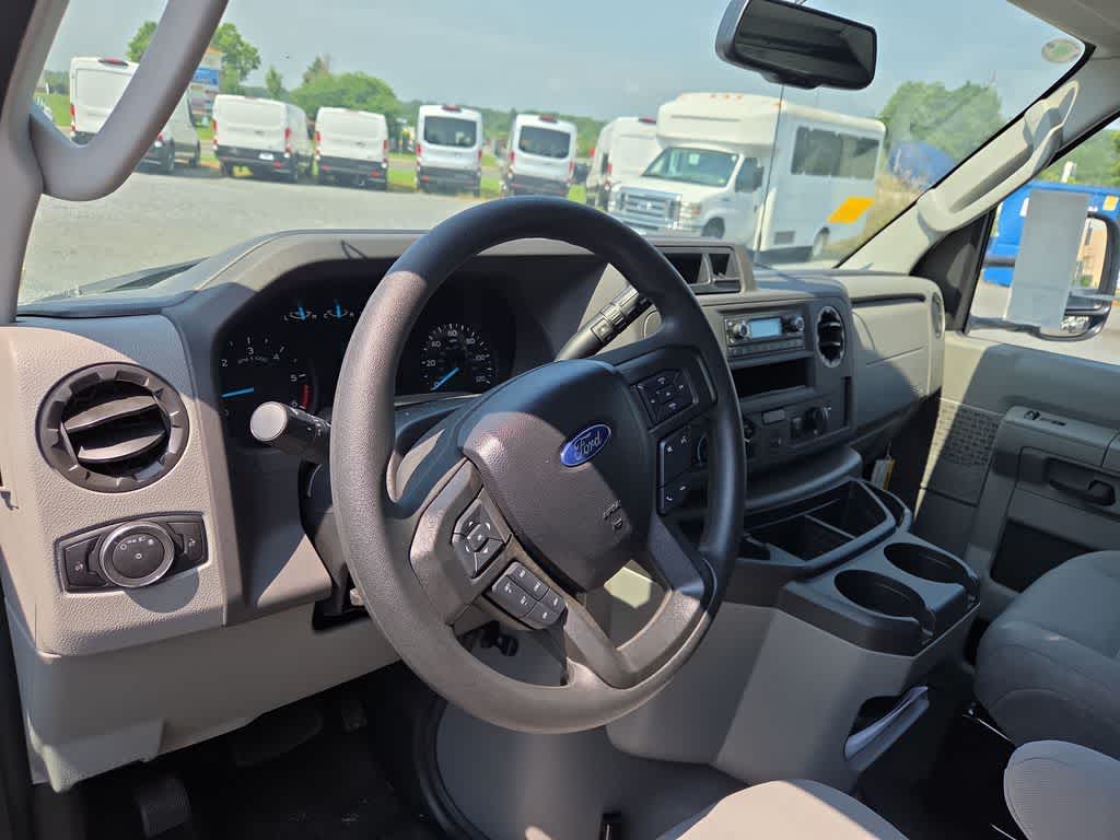 2024 Ford E-Series Cutaway Base