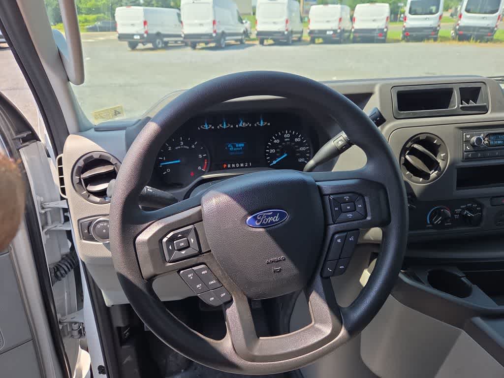 2024 Ford E-Series Cutaway Base