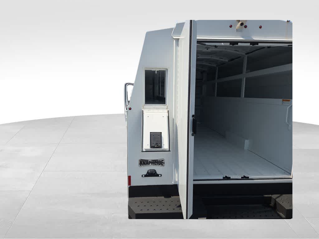 2024 Ford E-Series Cutaway Base