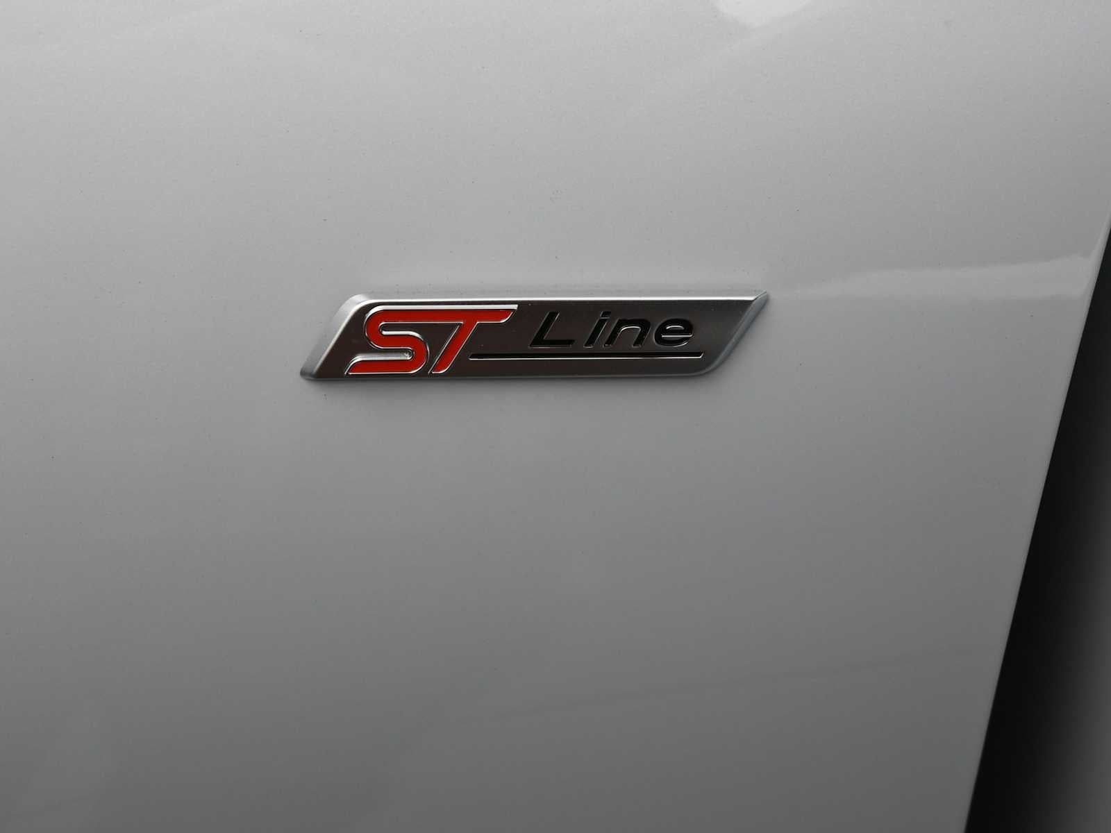 2026 Ford Escape ST-Line Elite