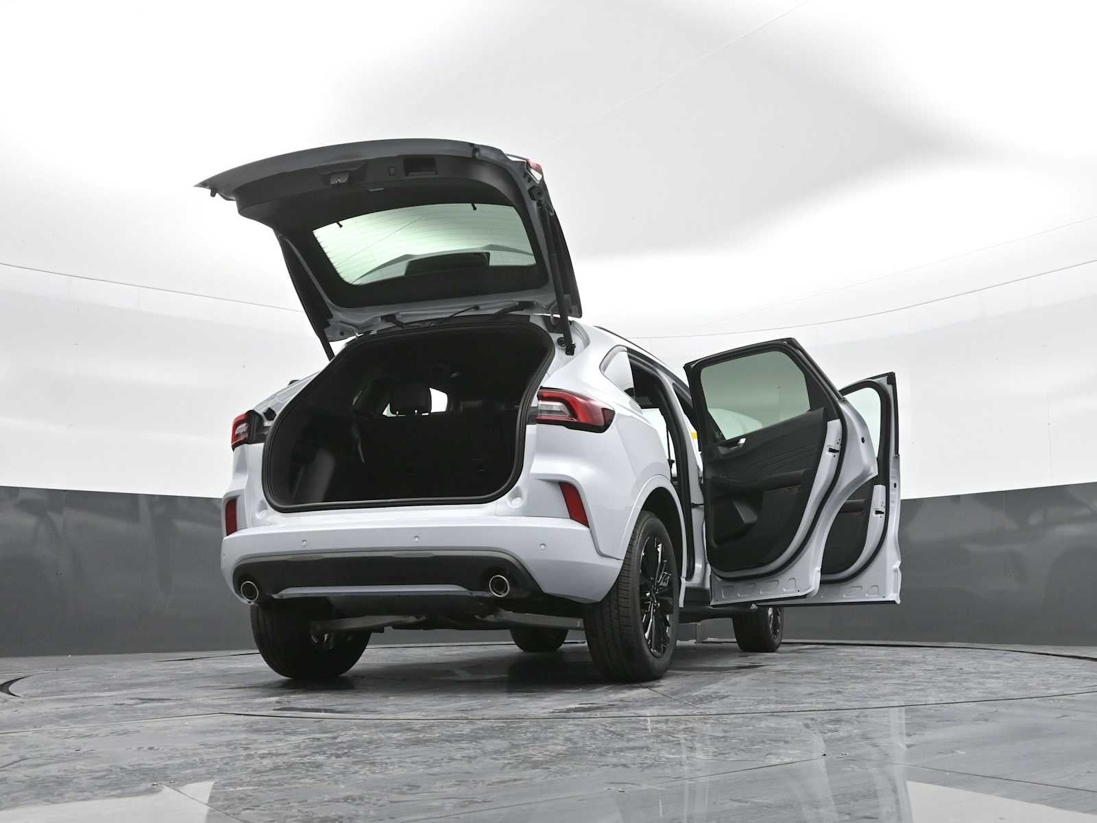 2026 Ford Escape ST-Line Elite