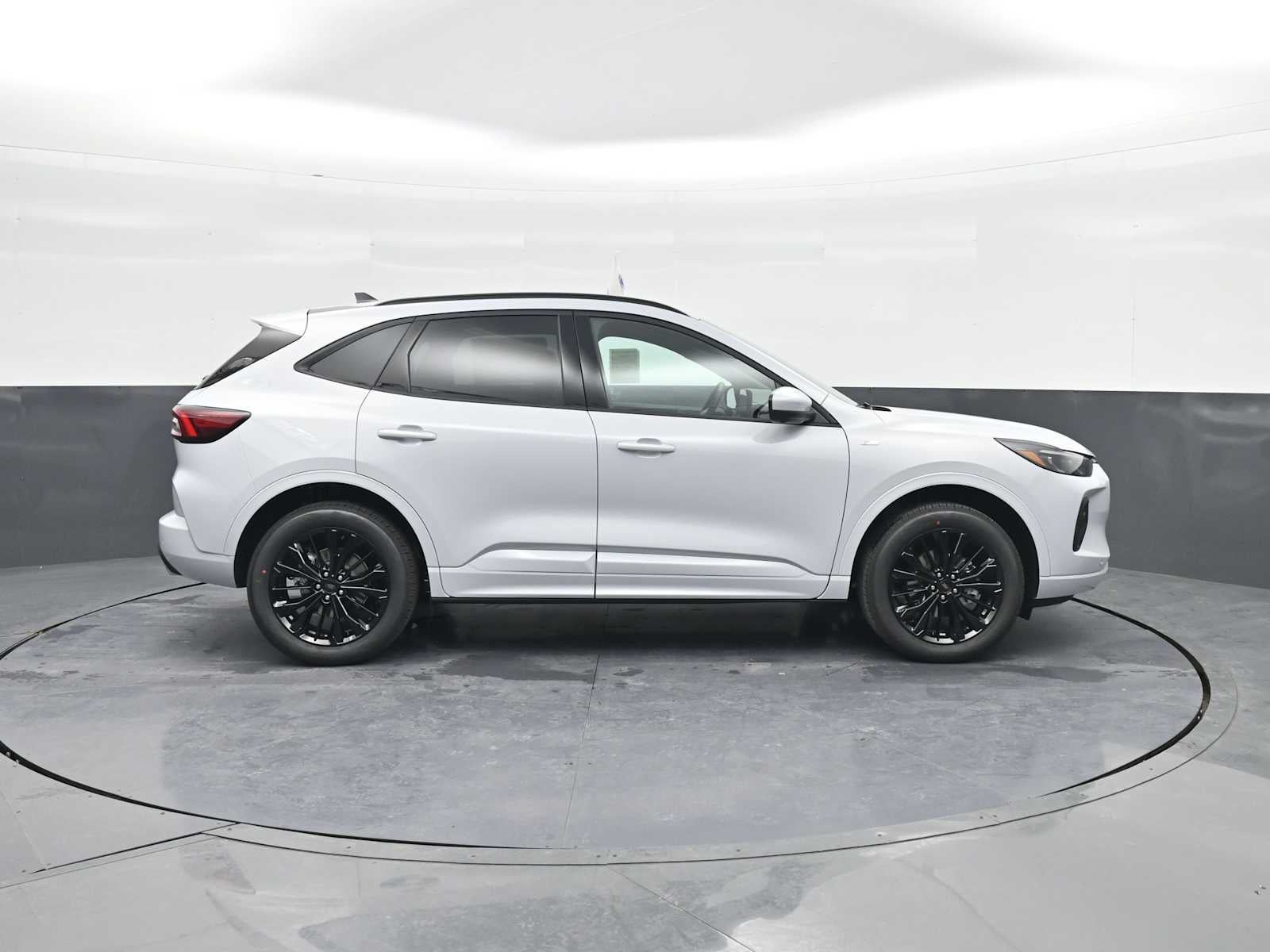 2026 Ford Escape ST-Line Elite