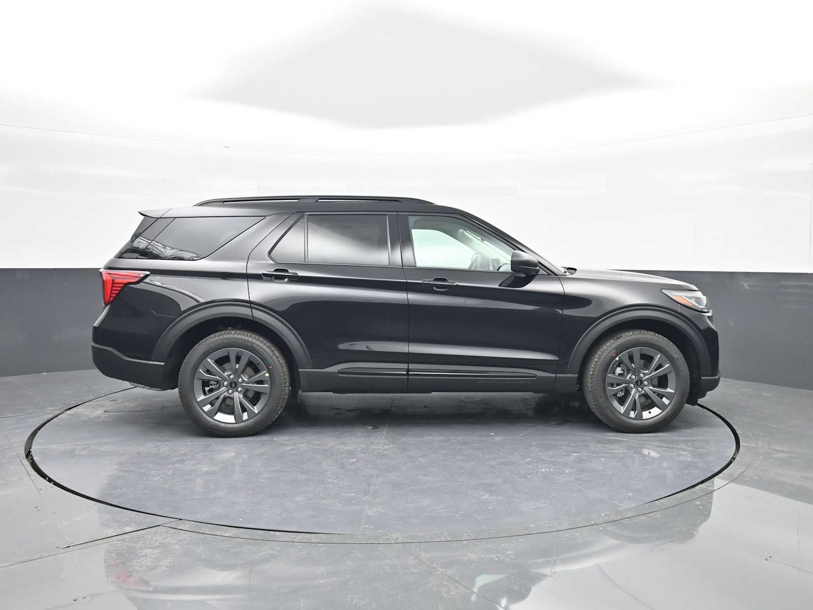 2026 Ford Explorer Active w/100A Pkg