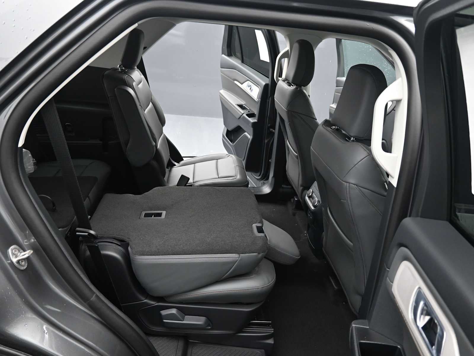 2026 Ford Explorer Base