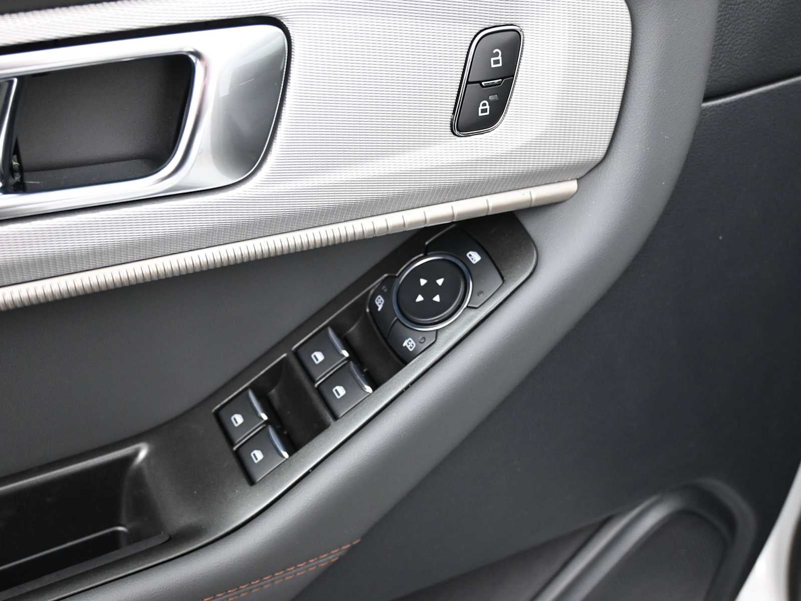 2026 Ford Explorer Base