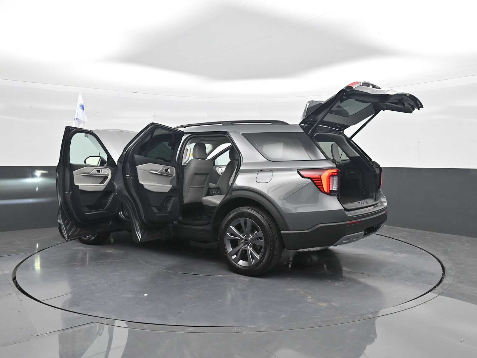 2026 Ford Explorer Active w/200A Pkg
