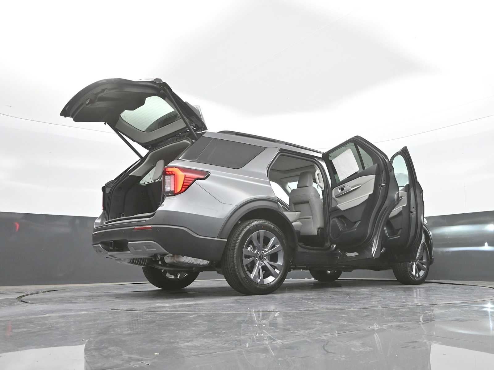 2026 Ford Explorer Active w/200A Pkg