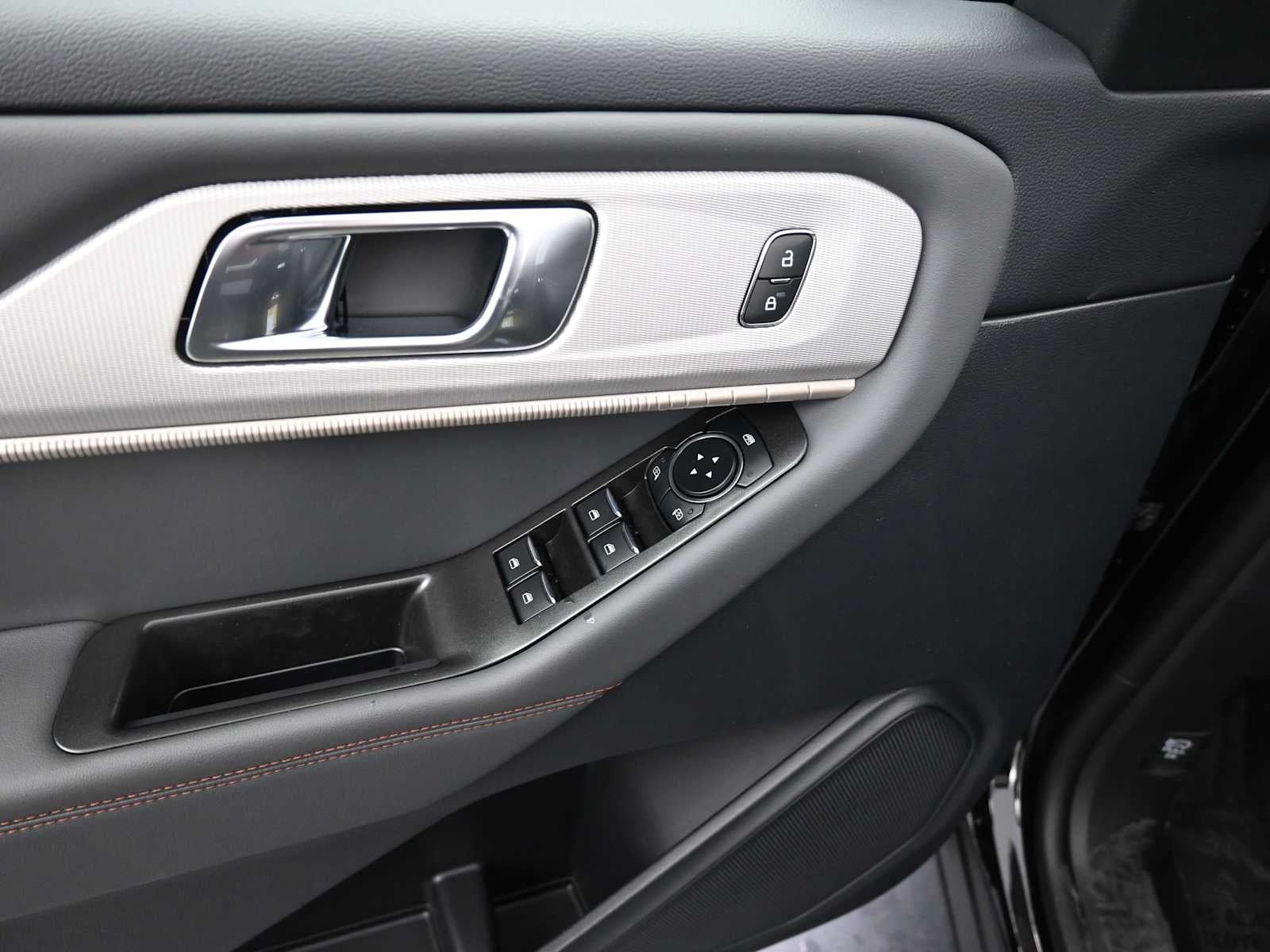 2026 Ford Explorer Active w/100A Pkg