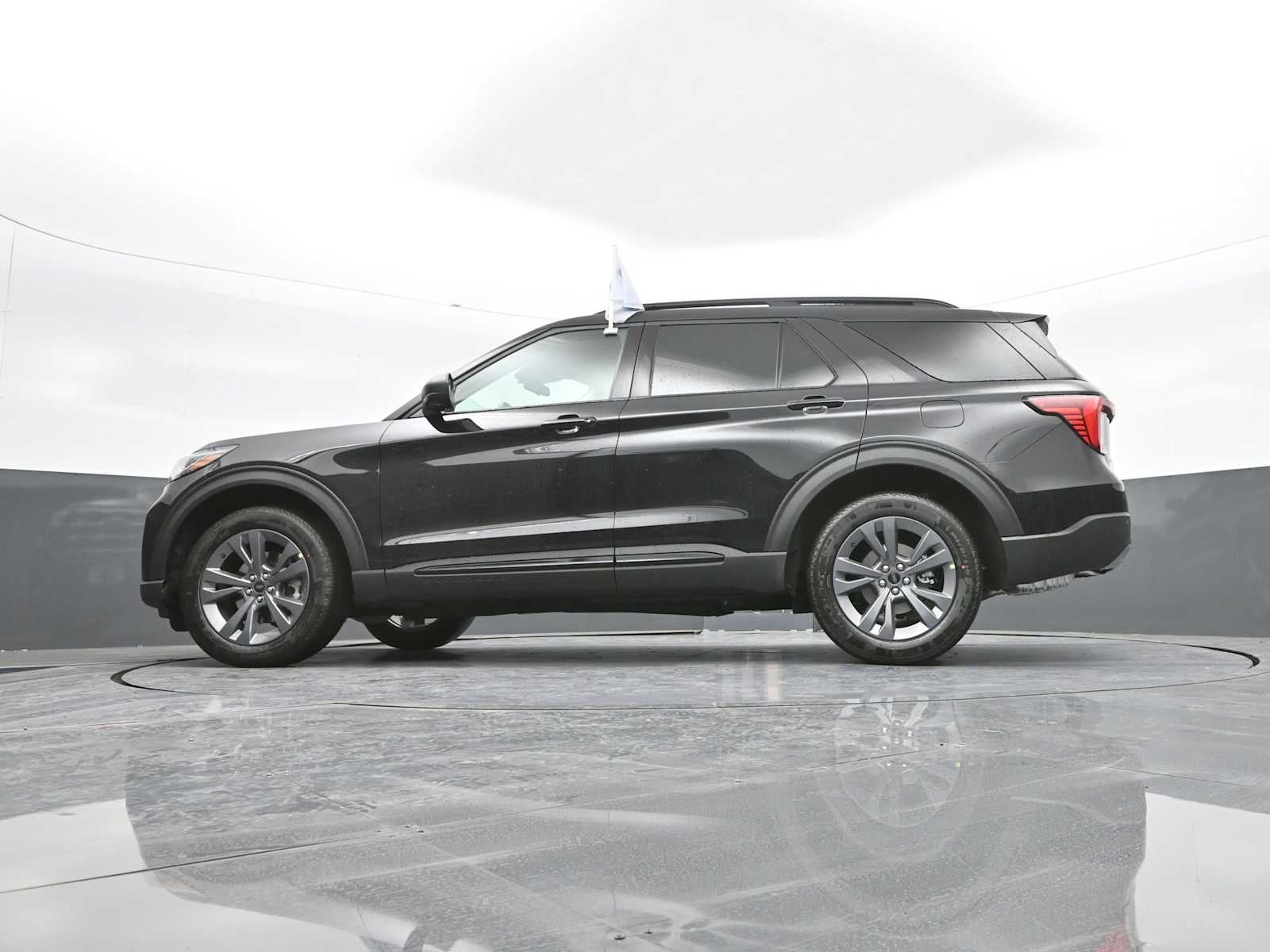 2026 Ford Explorer Active w/100A Pkg