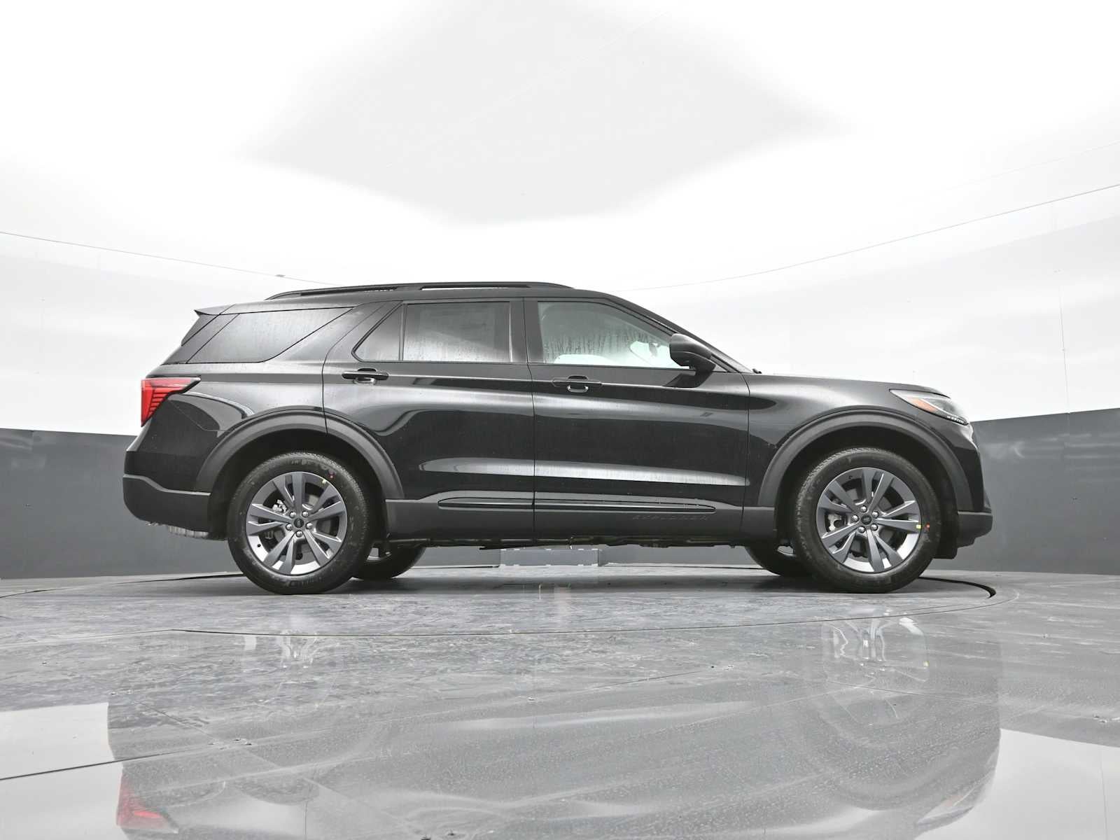 2026 Ford Explorer Active w/100A Pkg