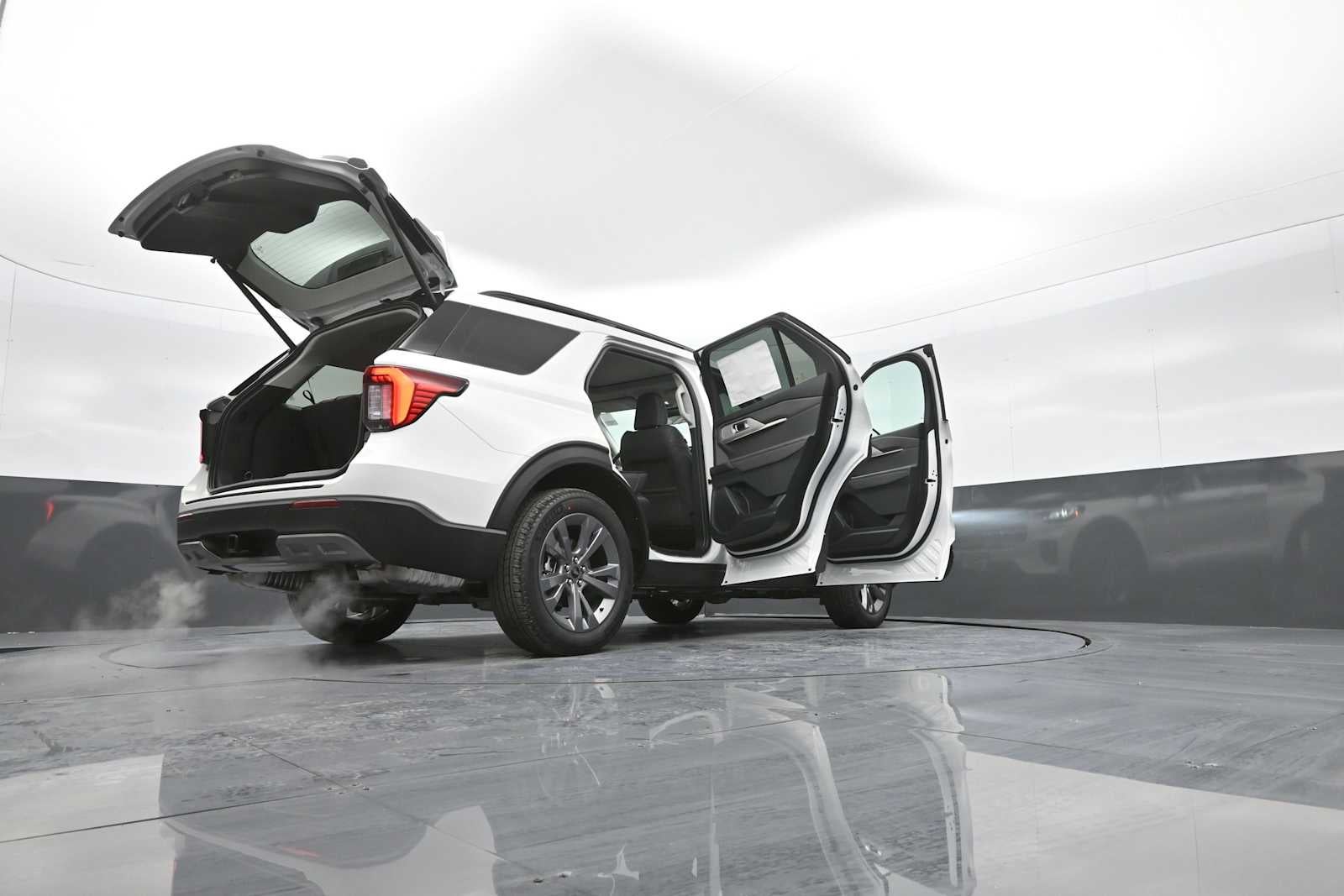 2026 Ford Explorer Active w/200A Pkg