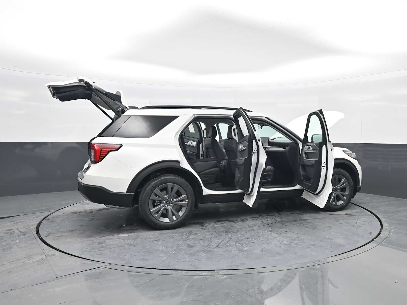 2026 Ford Explorer Active w/200A Pkg