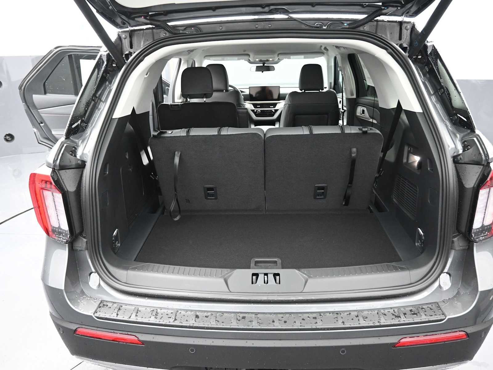 2026 Ford Explorer Active w/100A Pkg