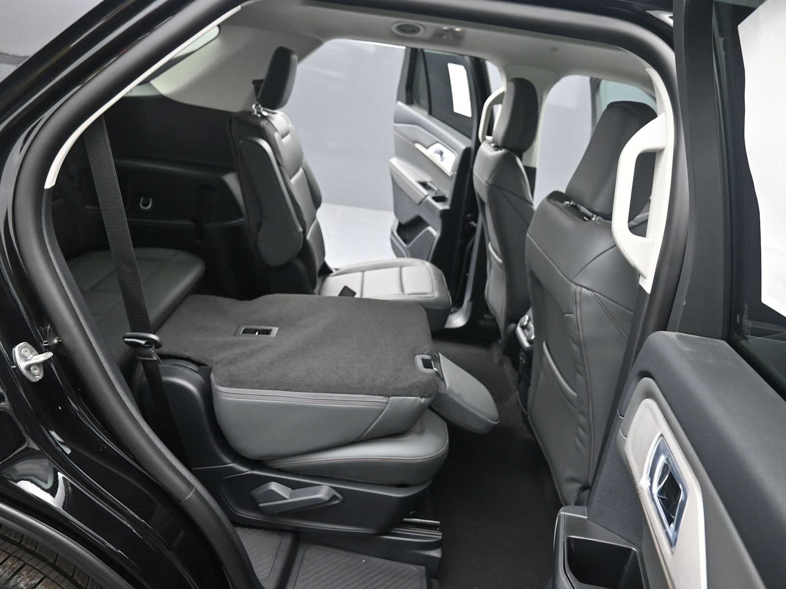 2026 Ford Explorer Active w/100A Pkg