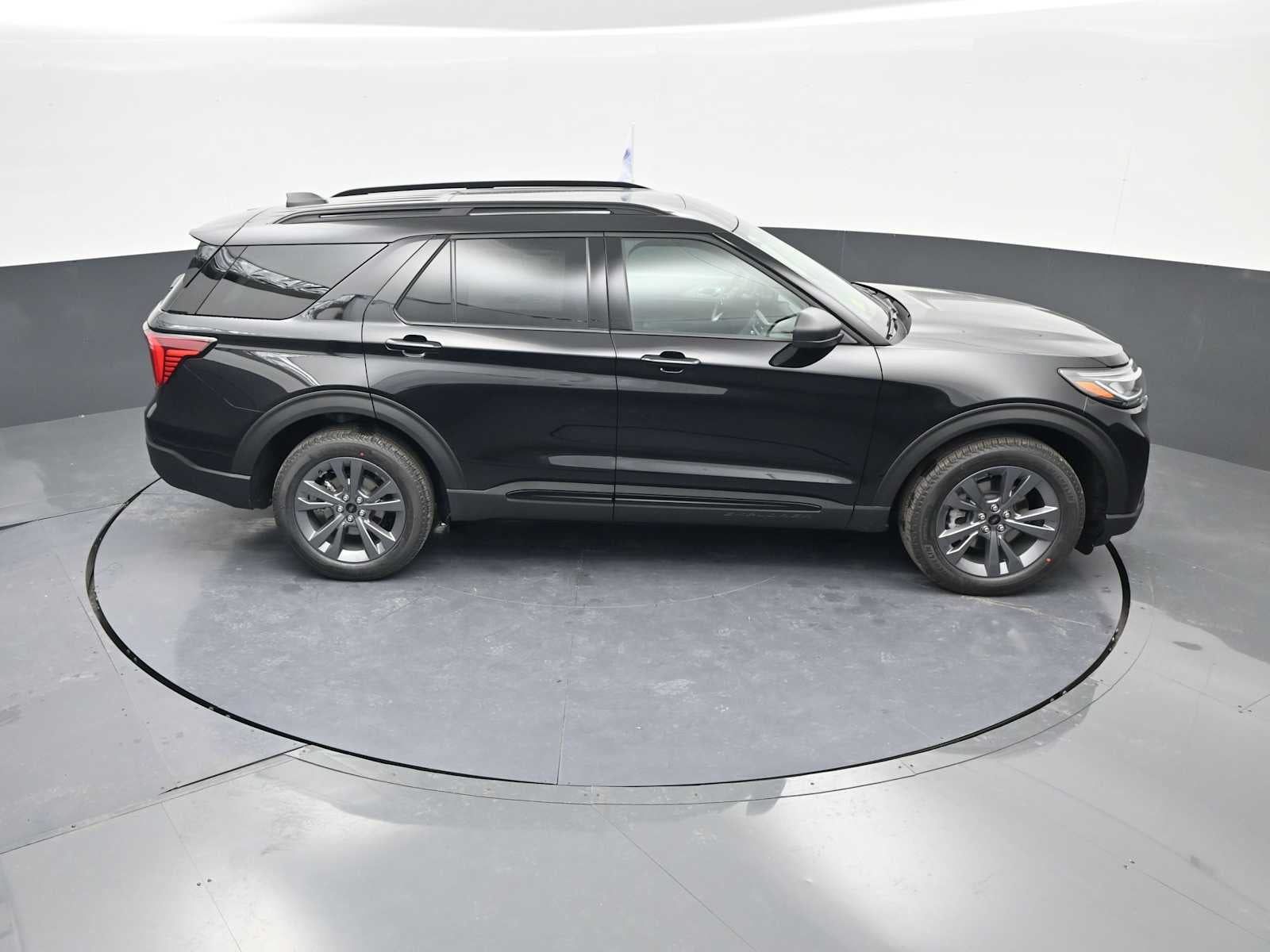 2026 Ford Explorer Active w/100A Pkg