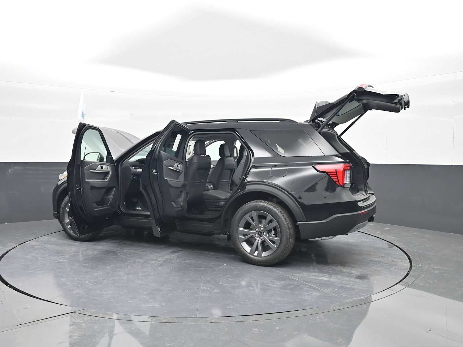 2026 Ford Explorer Active w/100A Pkg