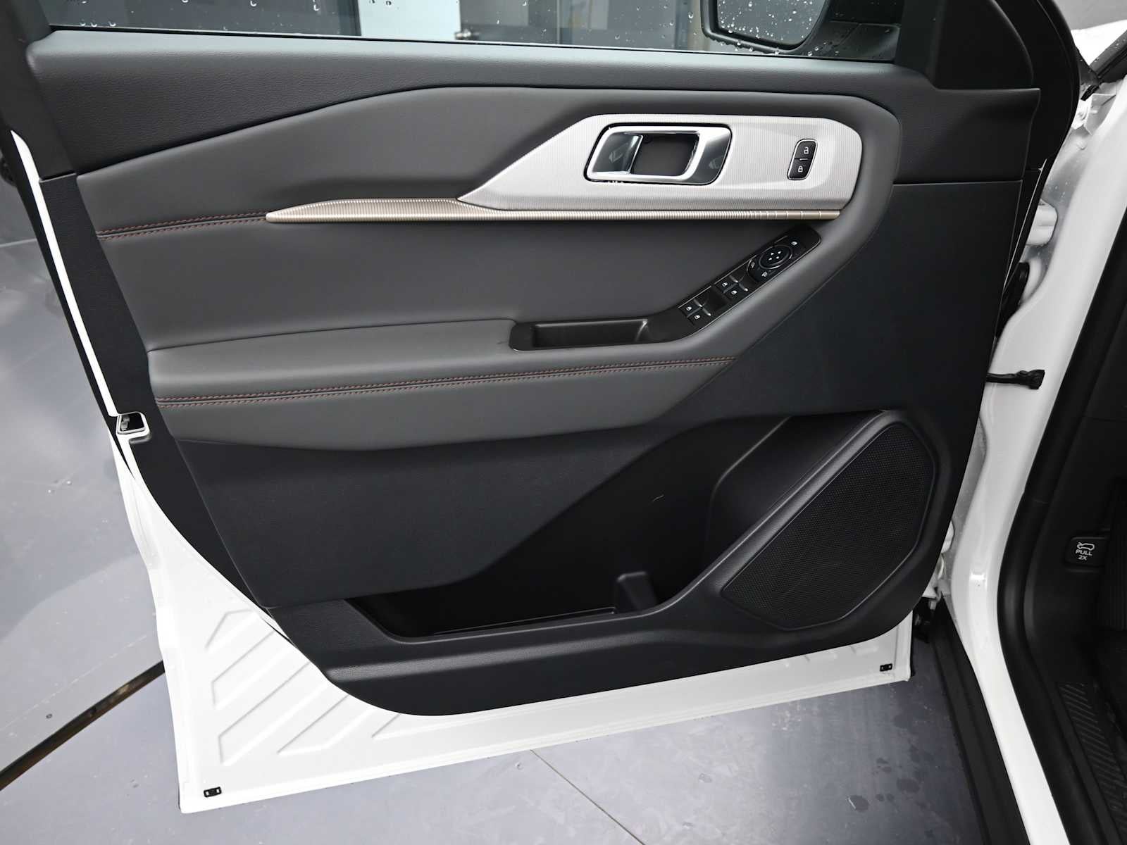 2026 Ford Explorer Active w/100A Pkg