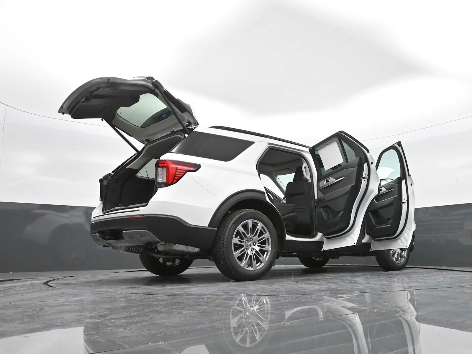 2026 Ford Explorer Active w/100A Pkg