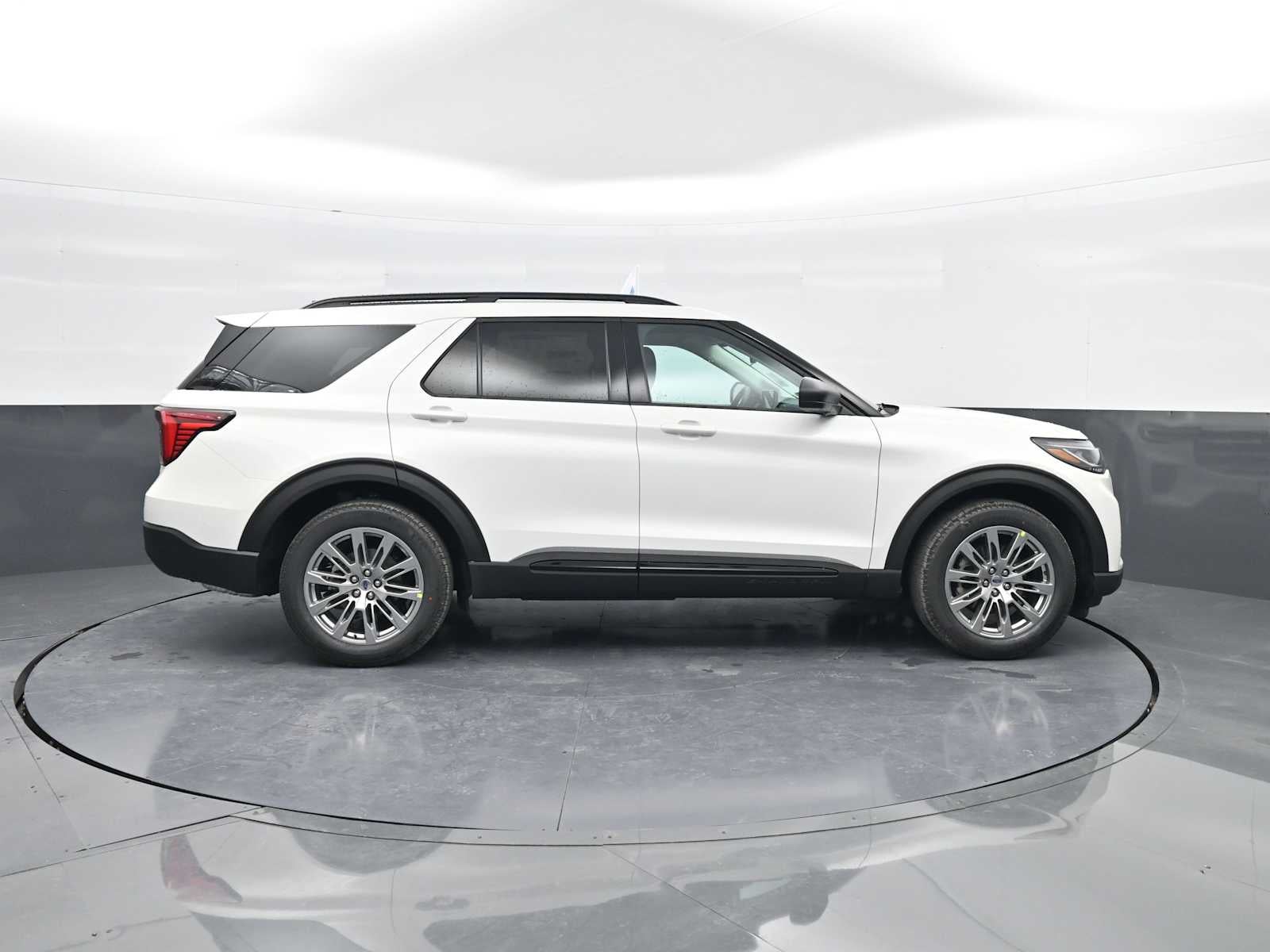 2026 Ford Explorer Active w/100A Pkg