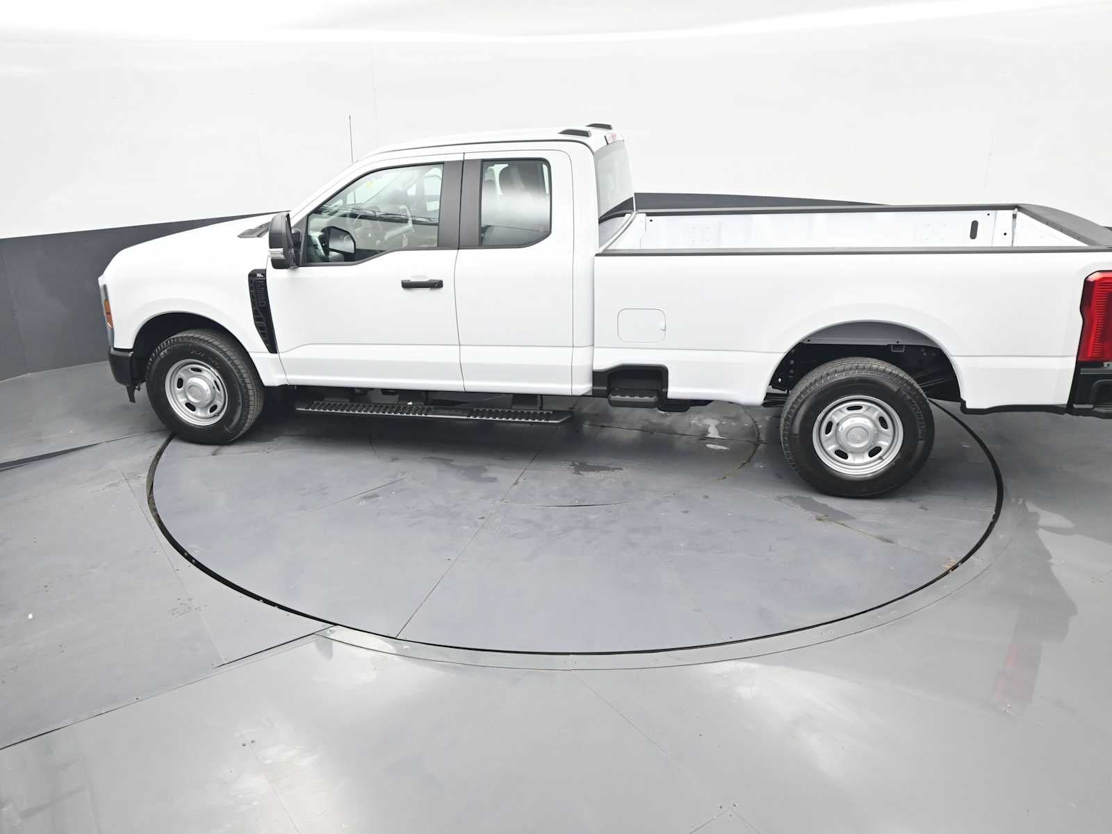 2027 Ford Super Duty F-250 SRW XL