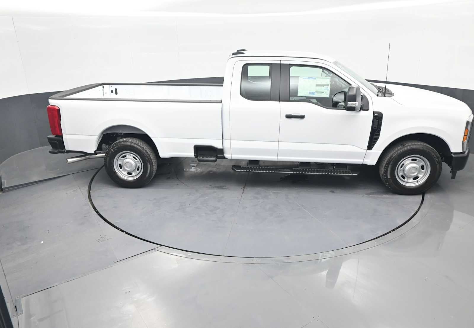 2027 Ford Super Duty F-250 SRW XL