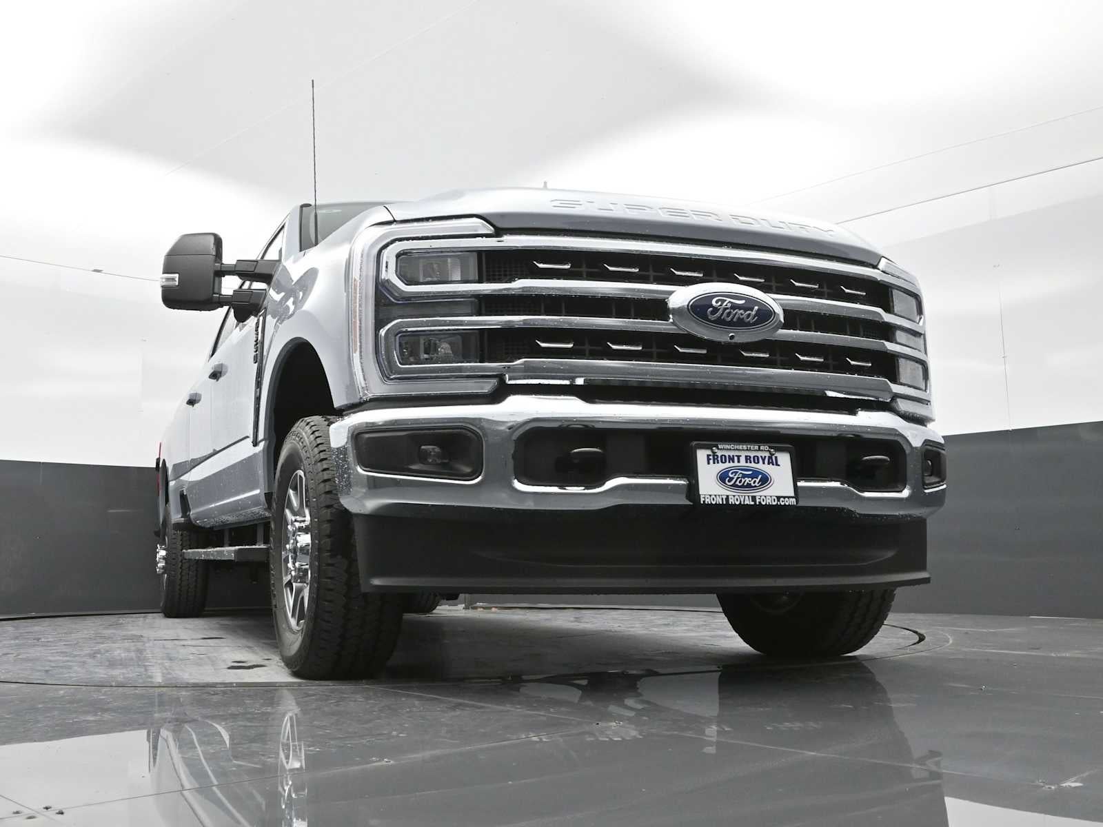 2026 Ford Super Duty F-350 SRW LARIAT