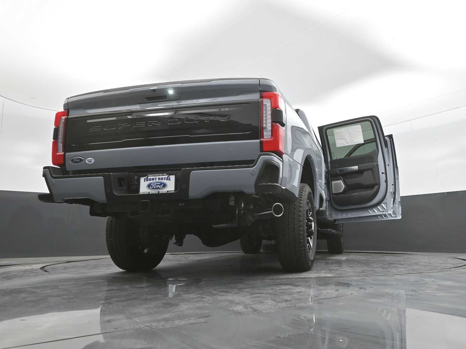 2026 Ford Super Duty F-350 SRW Platinum