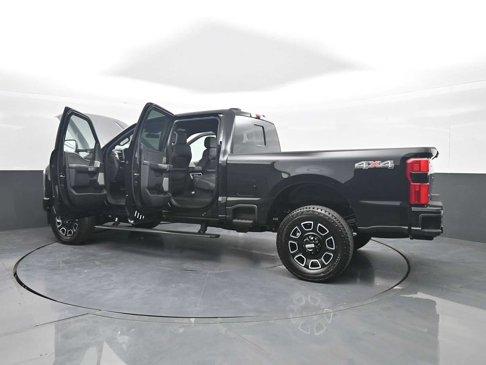 2026 Ford Super Duty F-350 SRW Platinum