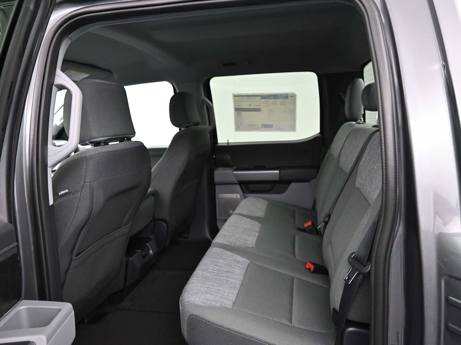 2026 Ford Super Duty F-350 SRW XLT