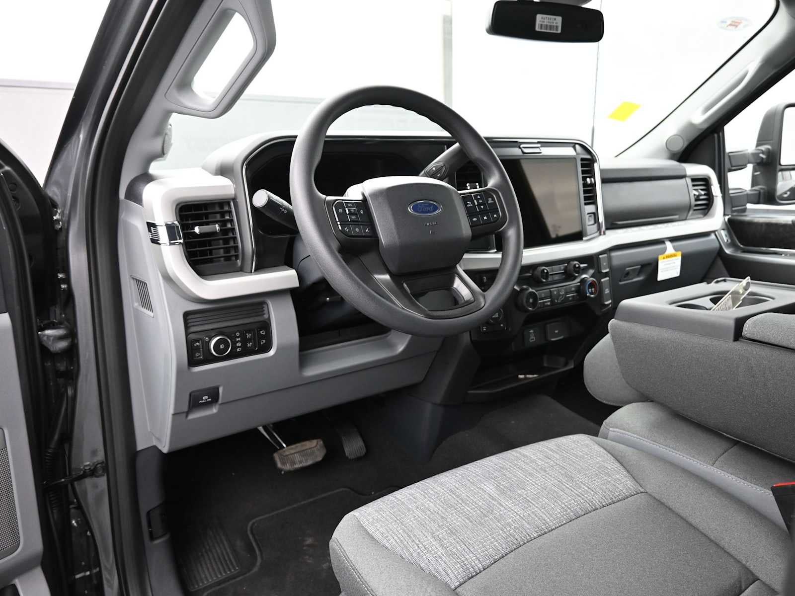 2026 Ford Super Duty F-350 SRW XLT