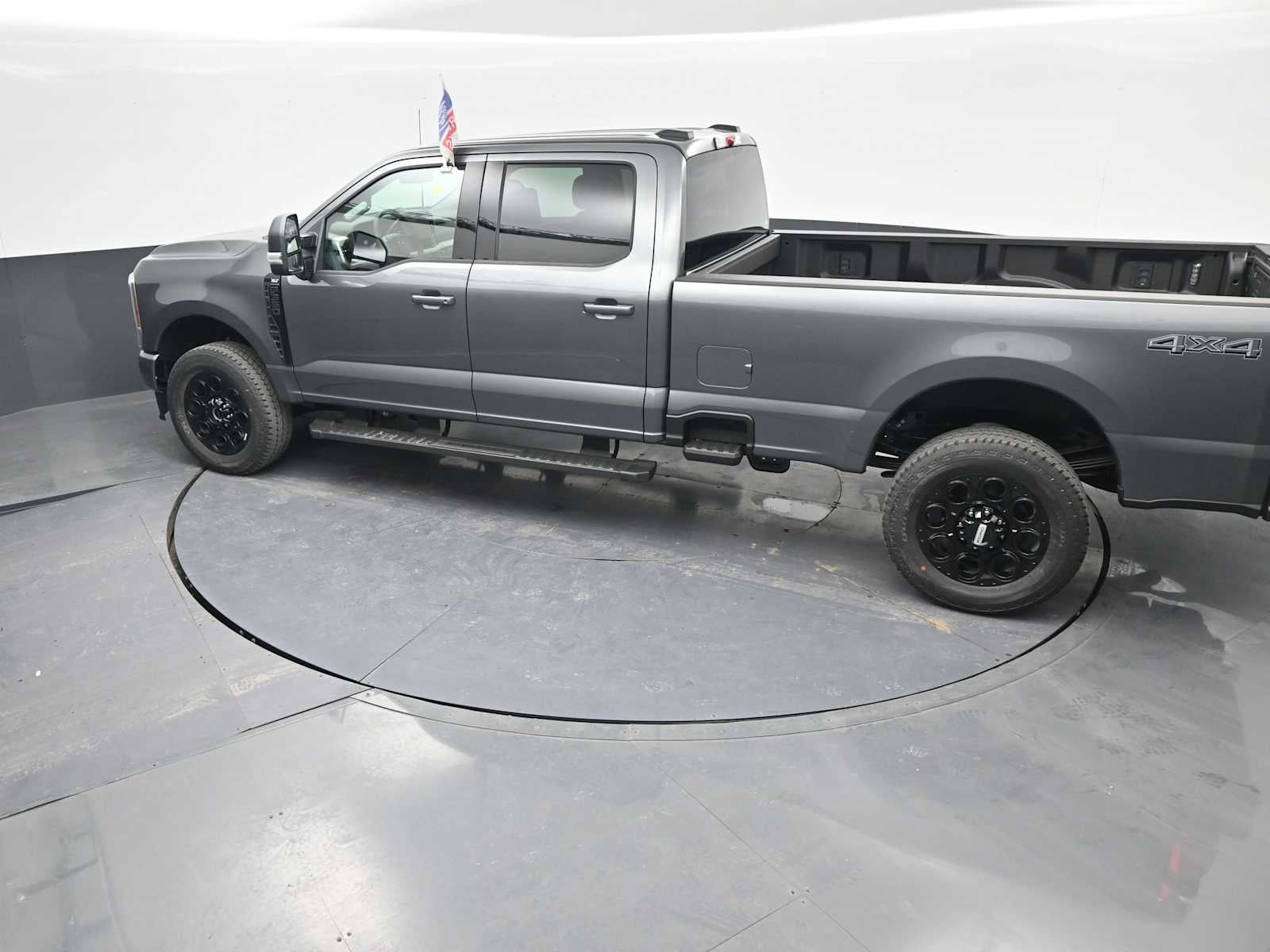 2026 Ford Super Duty F-350 SRW XLT