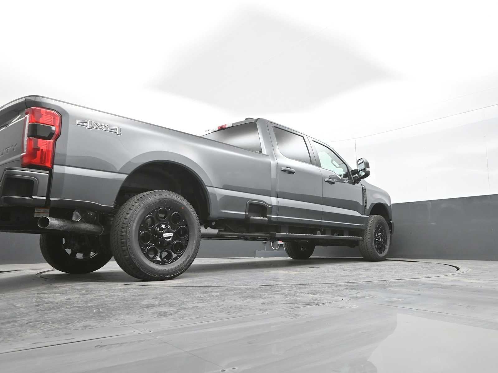 2026 Ford Super Duty F-350 SRW XLT