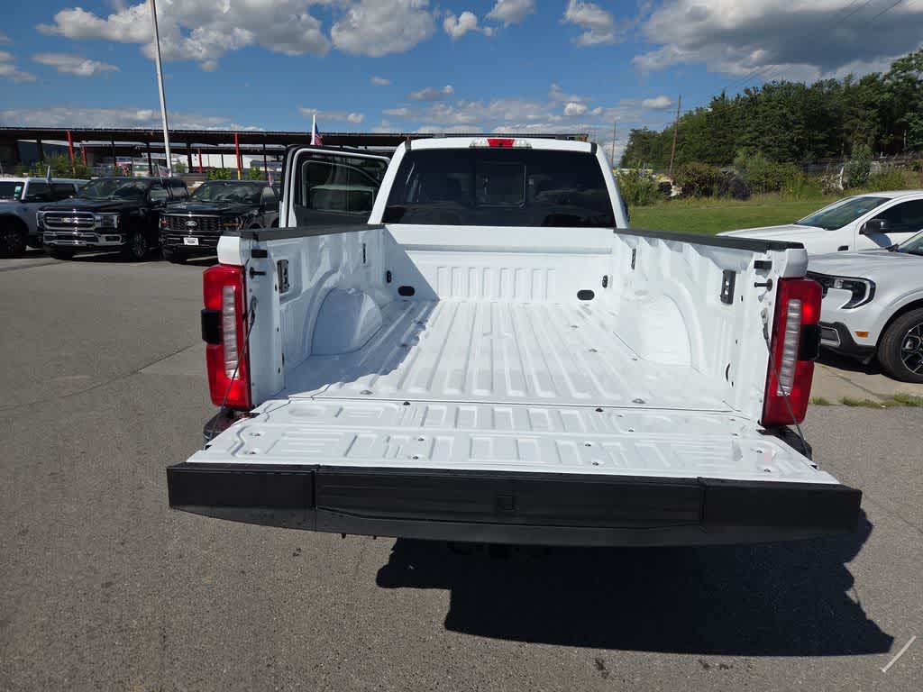 2026 Ford Super Duty F-350 SRW XLT