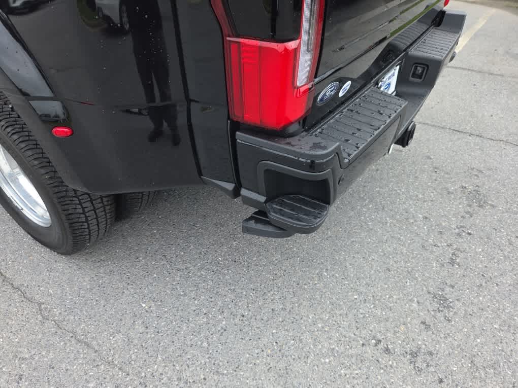 2026 Ford Super Duty F-350 DRW Platinum