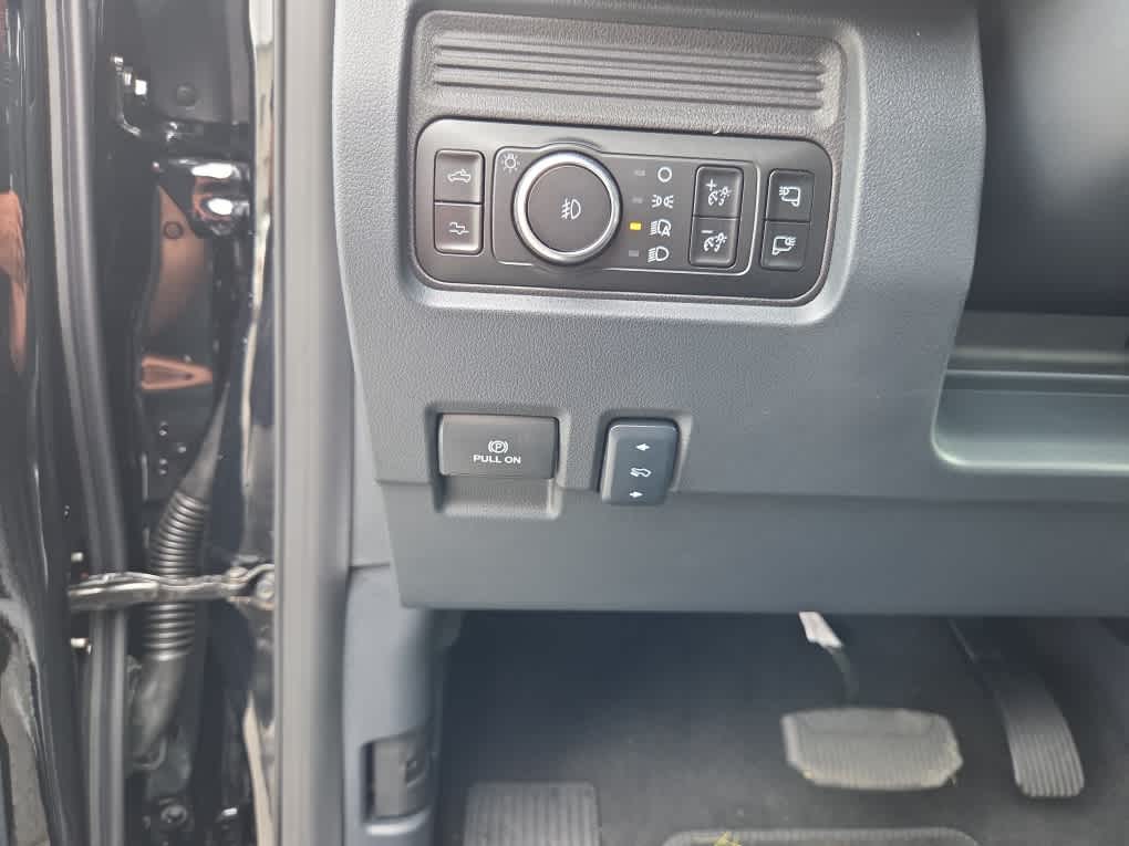 2026 Ford Super Duty F-350 DRW Platinum
