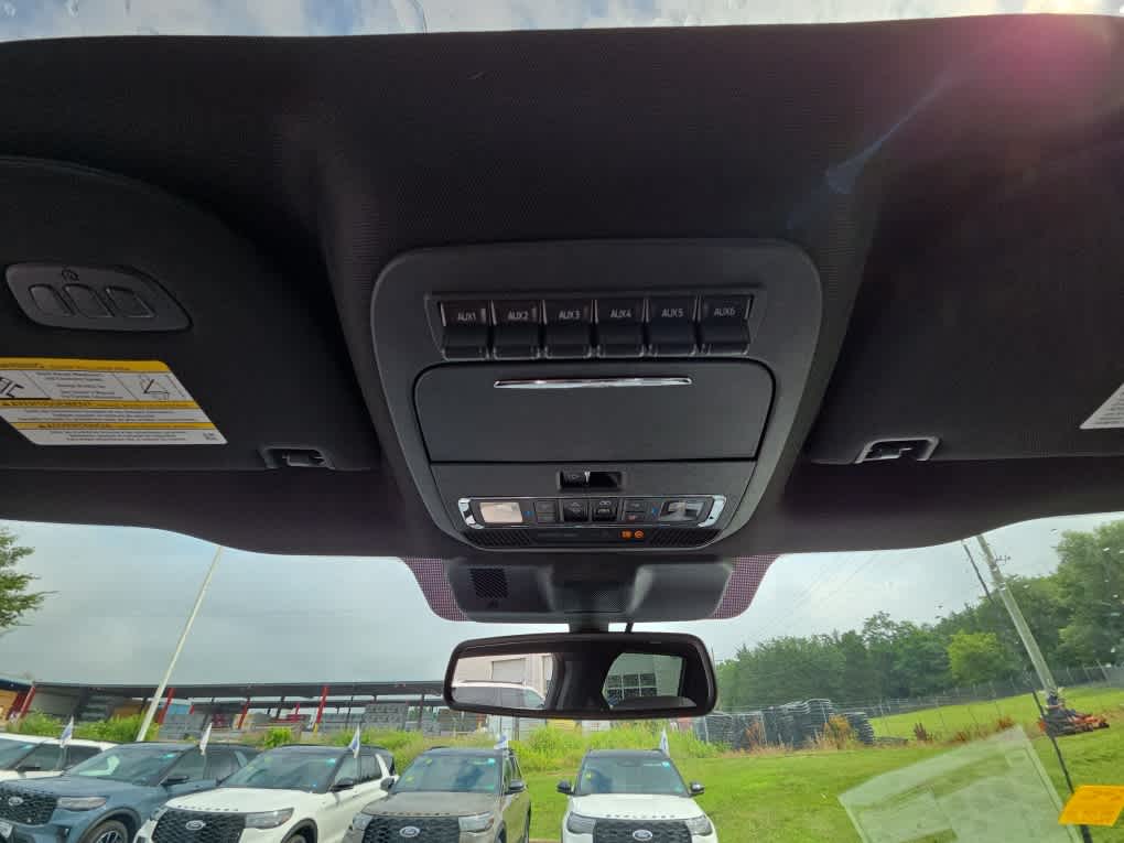 2026 Ford Super Duty F-350 DRW Platinum