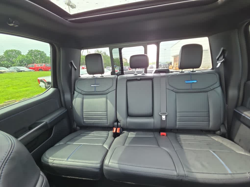 2026 Ford Super Duty F-350 DRW Platinum