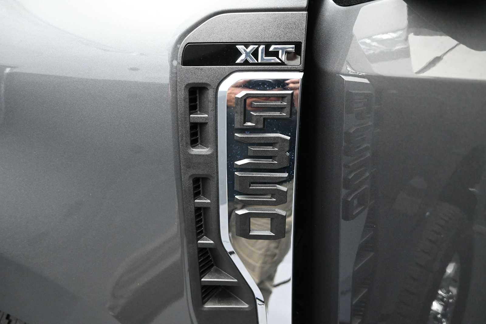 2026 Ford Super Duty F-350 SRW XLT