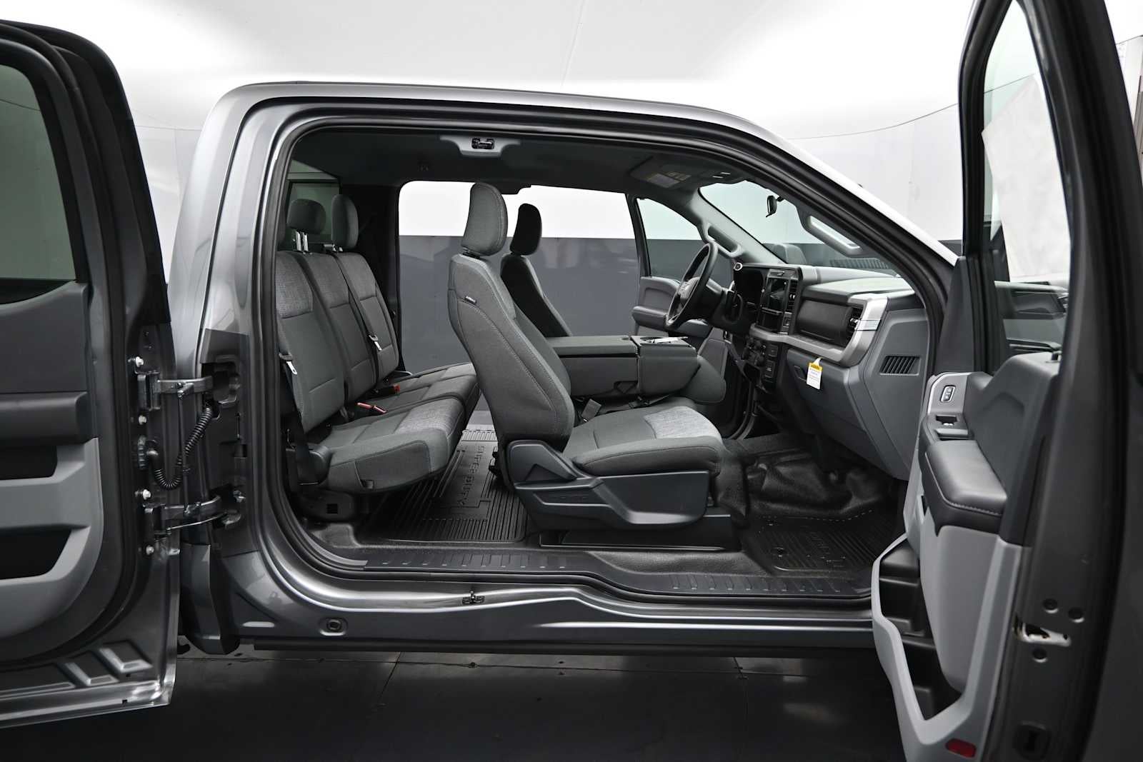 2026 Ford Super Duty F-350 SRW XLT