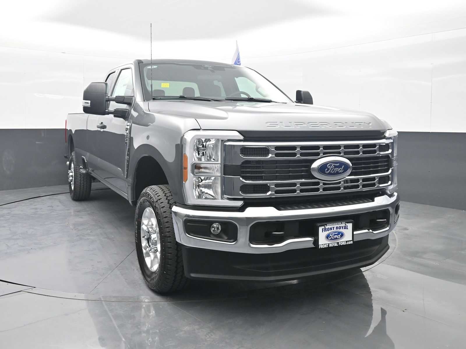 2026 Ford Super Duty F-350 SRW XLT