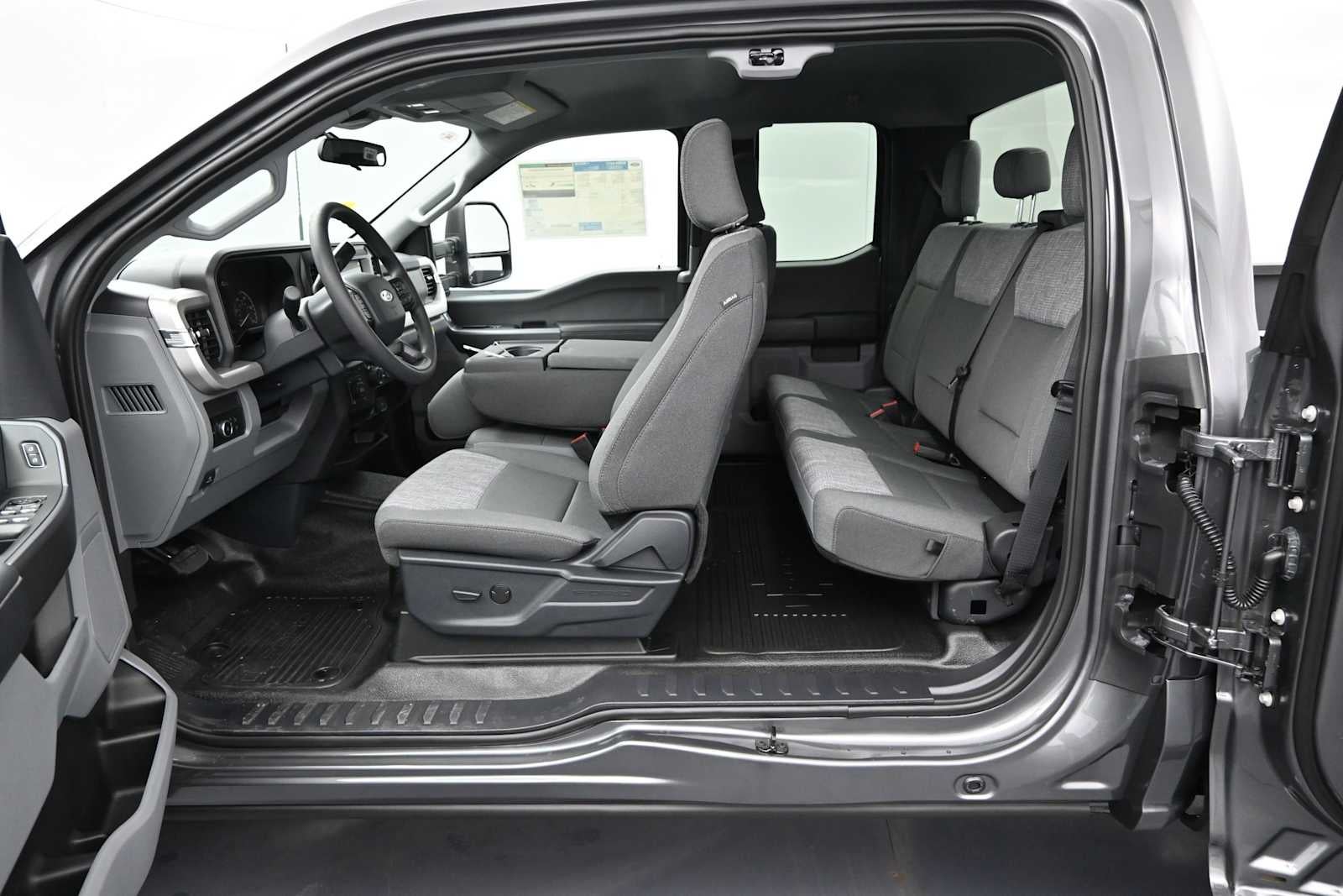 2026 Ford Super Duty F-350 SRW XLT
