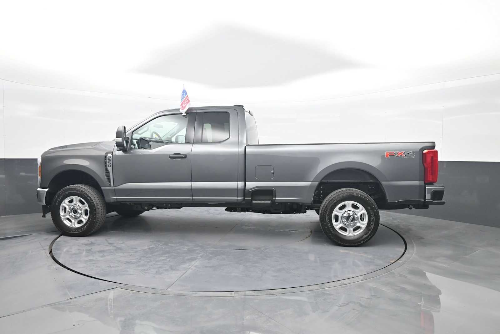 2026 Ford Super Duty F-350 SRW XLT
