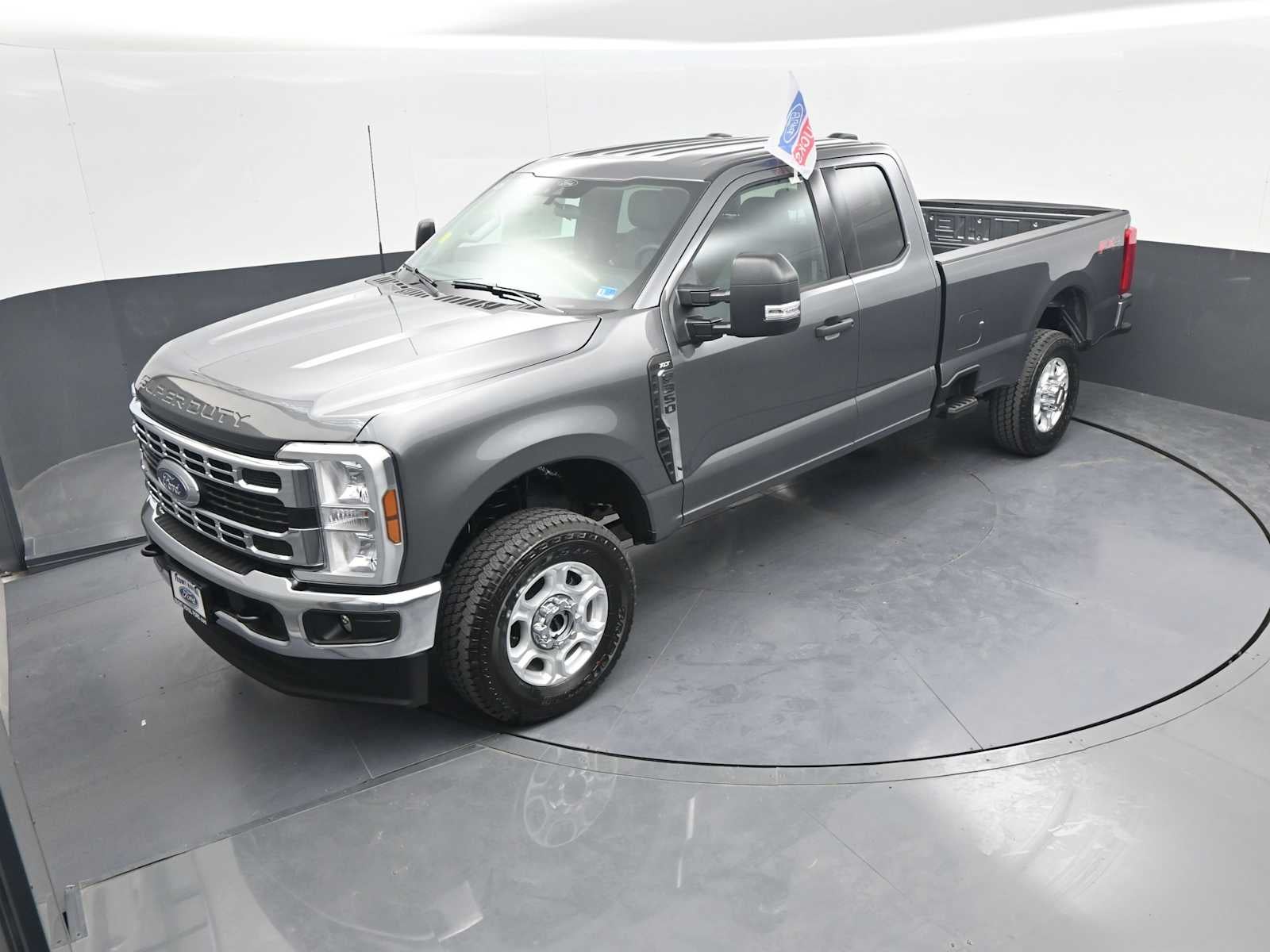 2026 Ford Super Duty F-350 SRW XLT