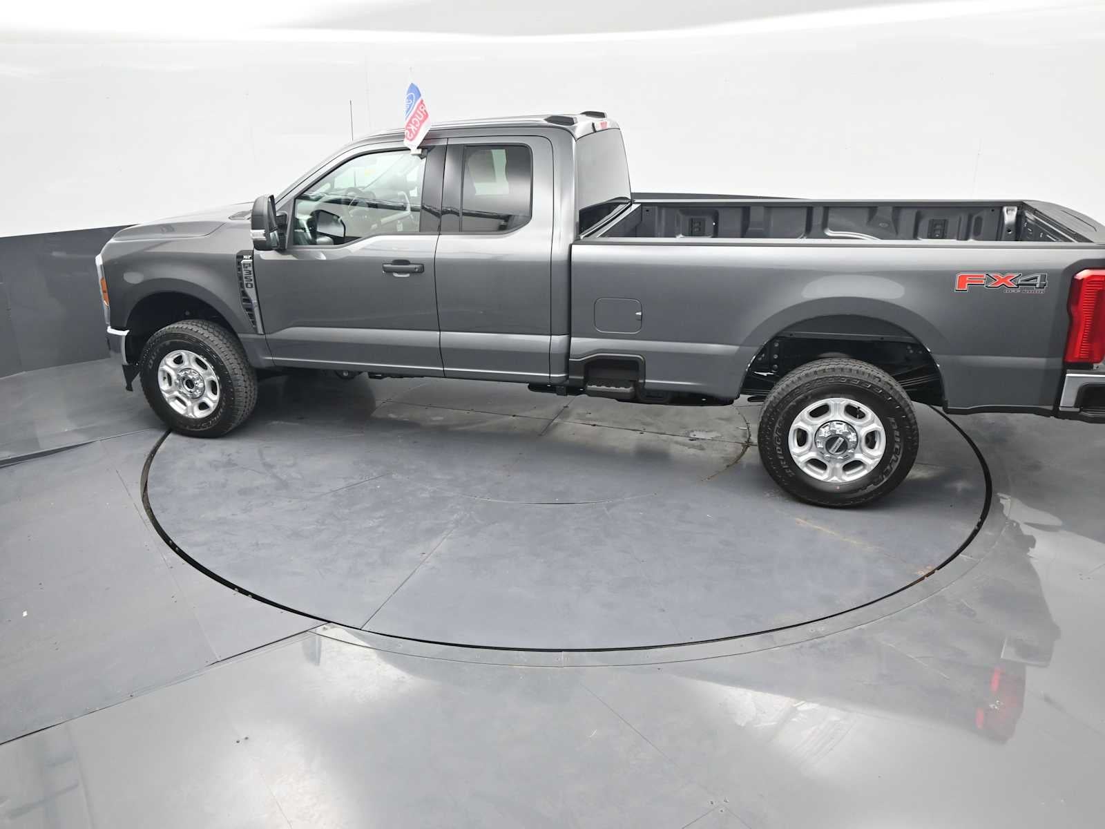 2026 Ford Super Duty F-350 SRW XLT