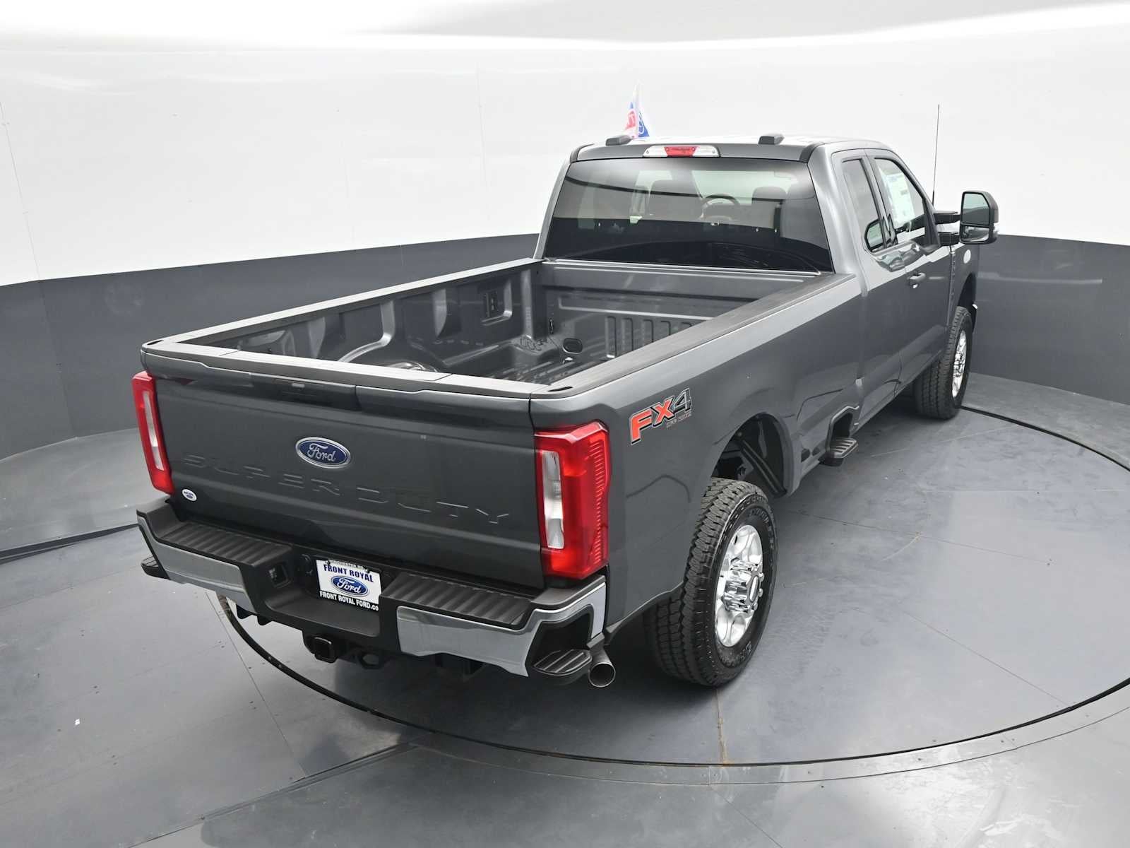 2026 Ford Super Duty F-350 SRW XLT