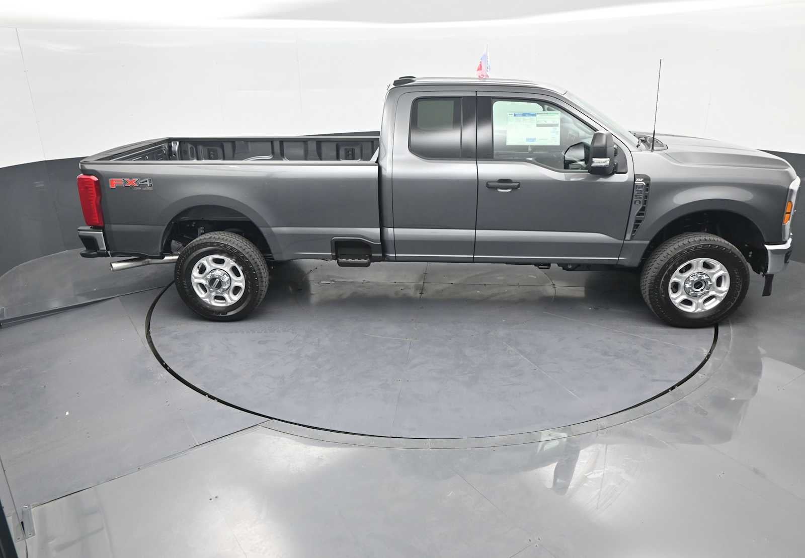 2026 Ford Super Duty F-350 SRW XLT