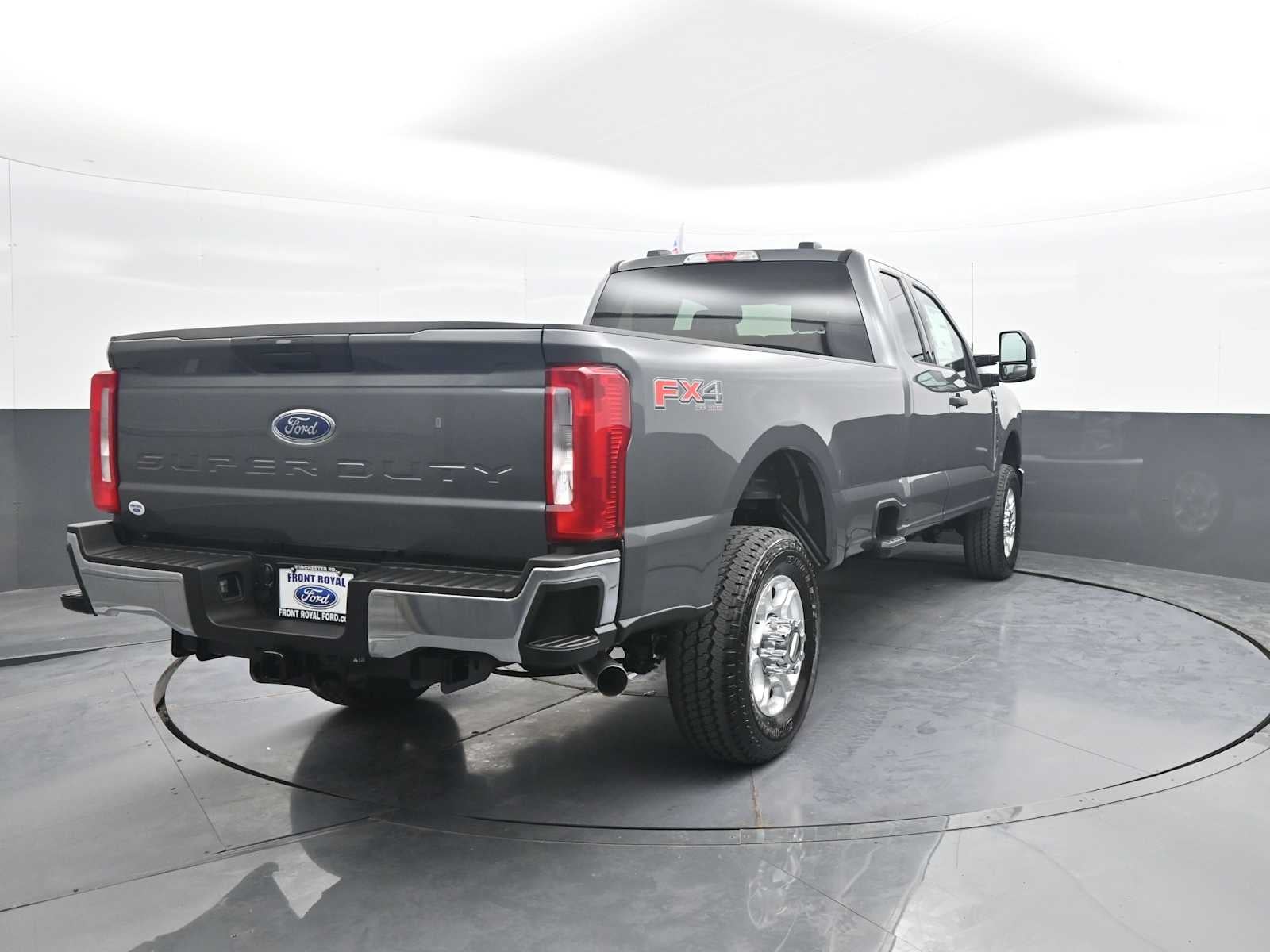 2026 Ford Super Duty F-350 SRW XLT