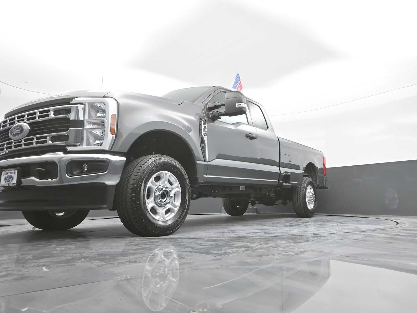 2026 Ford Super Duty F-350 SRW XLT